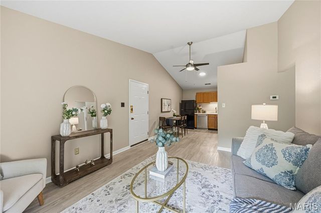 7611 Triwoods Drive I, Shrewsbury, MO 63119
