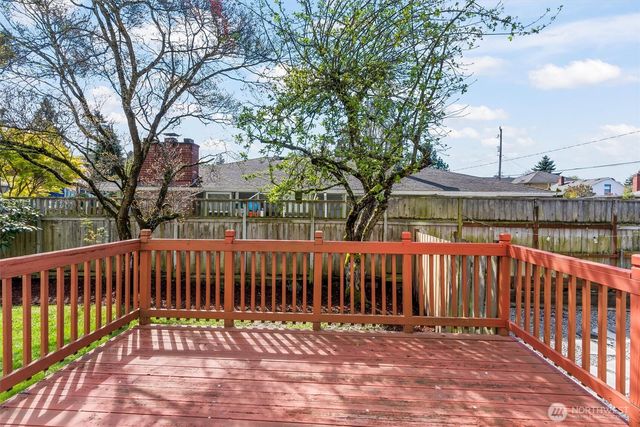 8109 15th Avenue SW, Seattle, WA 98106