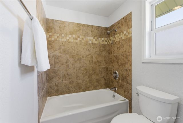 8109 15th Avenue SW, Seattle, WA 98106