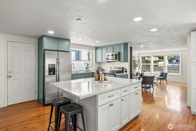 8109 15th Avenue SW, Seattle, WA 98106