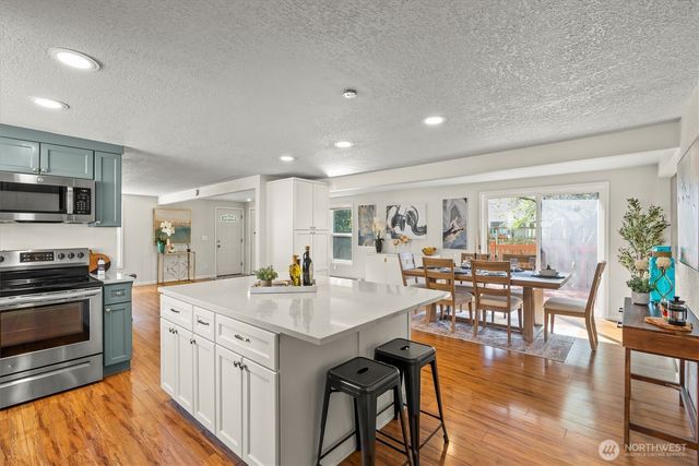 8109 15th Avenue SW, Seattle, WA 98106