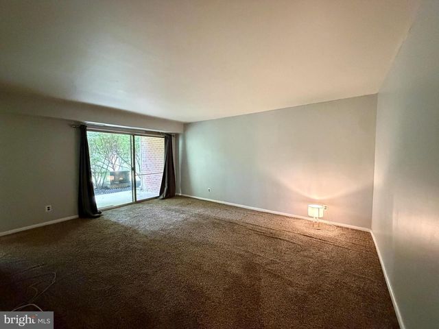 129-2 ECHELON RD, Voorhees, NJ 08043