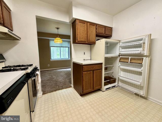 129-2 ECHELON RD, Voorhees, NJ 08043