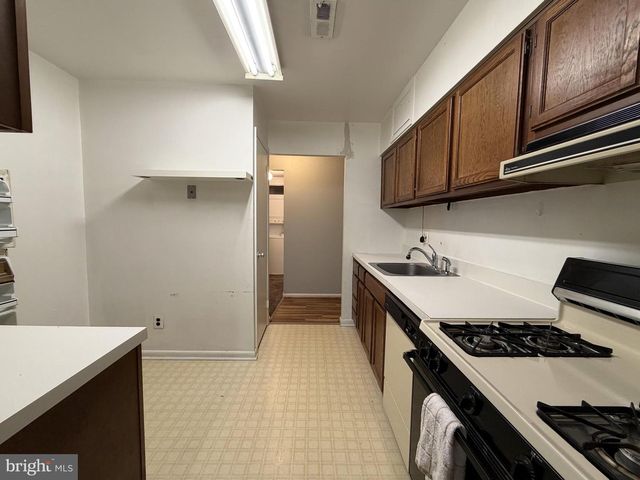129-2 ECHELON RD, Voorhees, NJ 08043