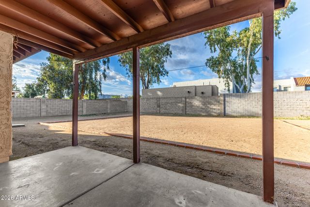 5240 W VOLTAIRE Drive, Glendale, AZ 85304
