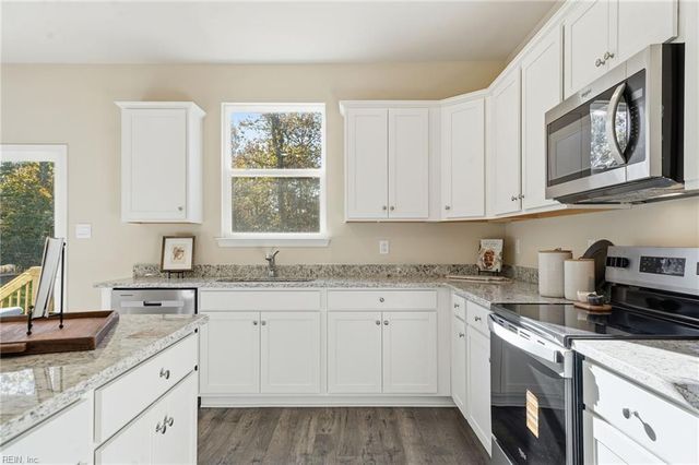 2141 Brians LN, Suffolk, VA 23434