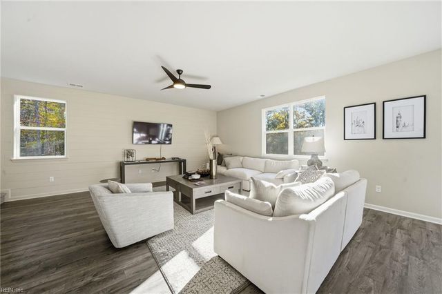 2141 Brians LN, Suffolk, VA 23434