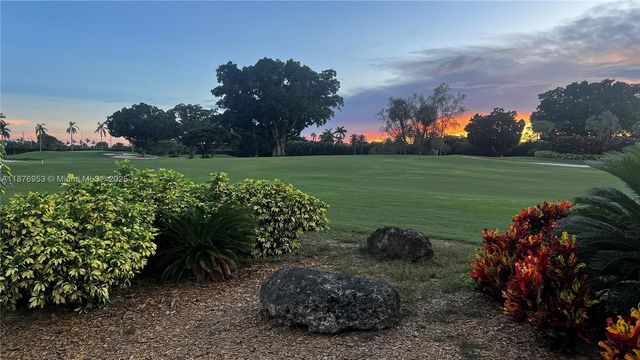 671 S Hollybrook Dr 302, Pembroke Pines, FL 33025