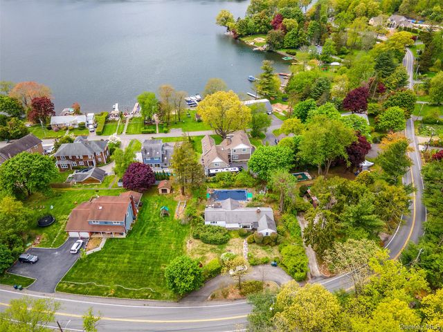 516 N Lake Boulevard, Mahopac, NY 10541
