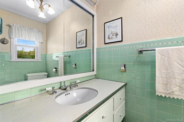516 N Lake Boulevard, Mahopac, NY 10541