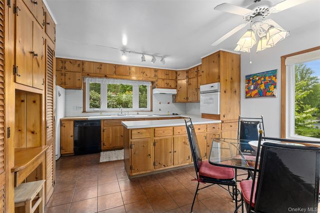 516 N Lake Boulevard, Mahopac, NY 10541