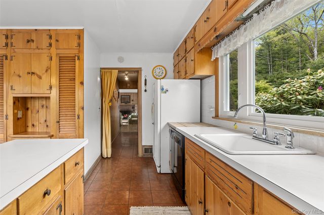 516 N Lake Boulevard, Mahopac, NY 10541