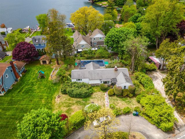516 N Lake Boulevard, Mahopac, NY 10541