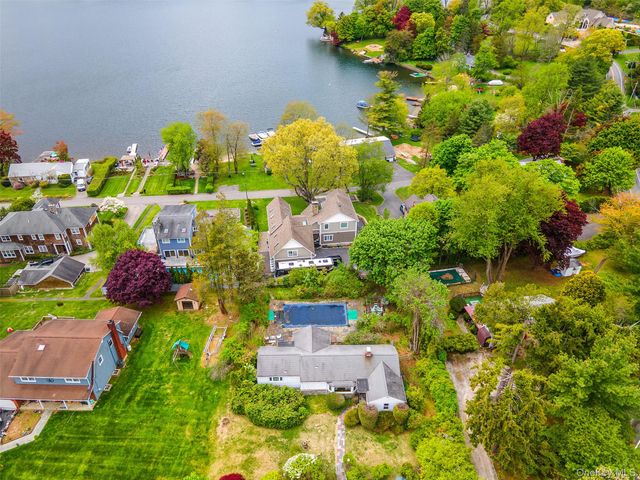 516 N Lake Boulevard, Mahopac, NY 10541