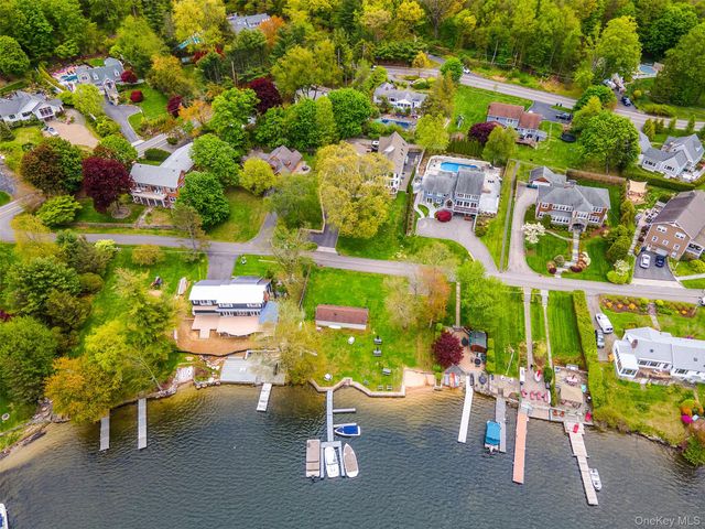 516 N Lake Boulevard, Mahopac, NY 10541