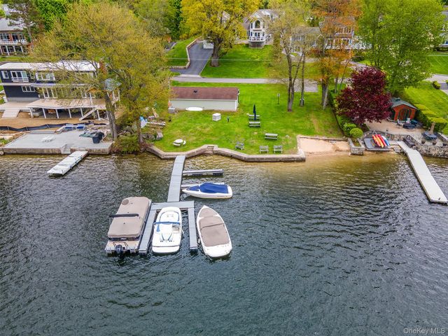 516 N Lake Boulevard, Mahopac, NY 10541