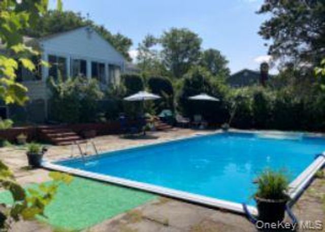 516 N Lake Boulevard, Mahopac, NY 10541