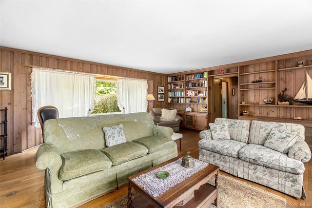 516 N Lake Boulevard, Mahopac, NY 10541