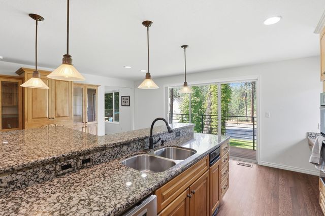 1424 W Bellwood Dr, Spokane, WA 99218