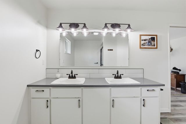 1424 W Bellwood Dr, Spokane, WA 99218