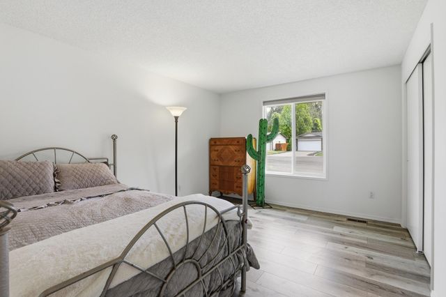 1424 W Bellwood Dr, Spokane, WA 99218