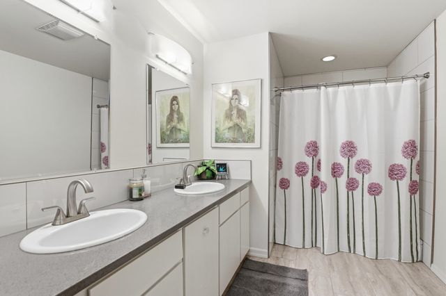 1424 W Bellwood Dr, Spokane, WA 99218