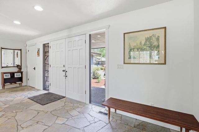 1424 W Bellwood Dr, Spokane, WA 99218