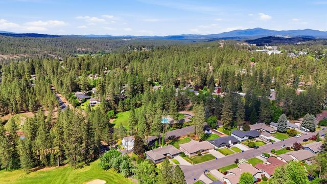 1424 W Bellwood Dr, Spokane, WA 99218