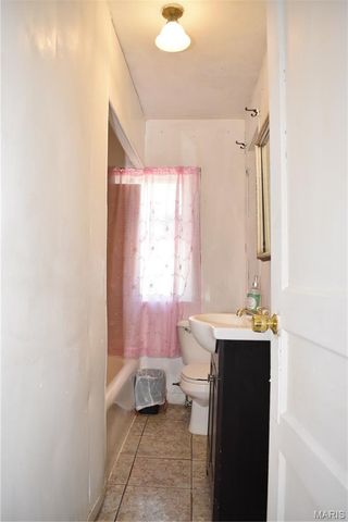 8220 Page Avenue, St Louis, MO 63130