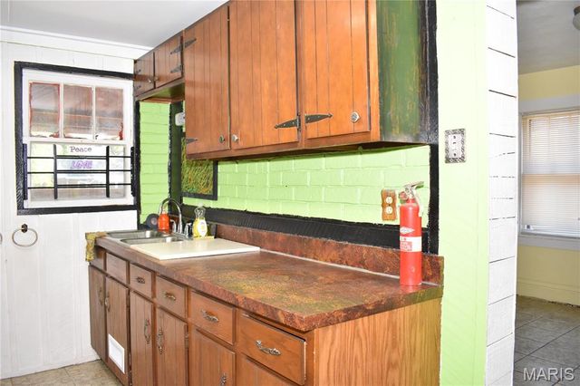 8220 Page Avenue, St Louis, MO 63130