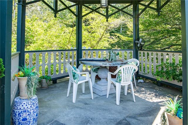 35 Chastellux Avenue J, Newport, RI 02840