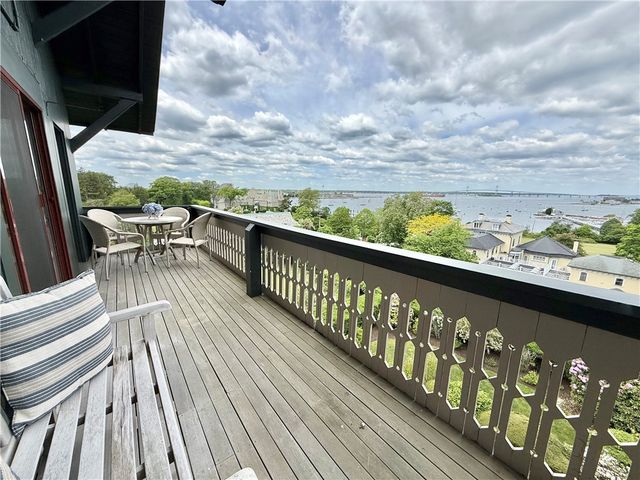 35 Chastellux Avenue J, Newport, RI 02840
