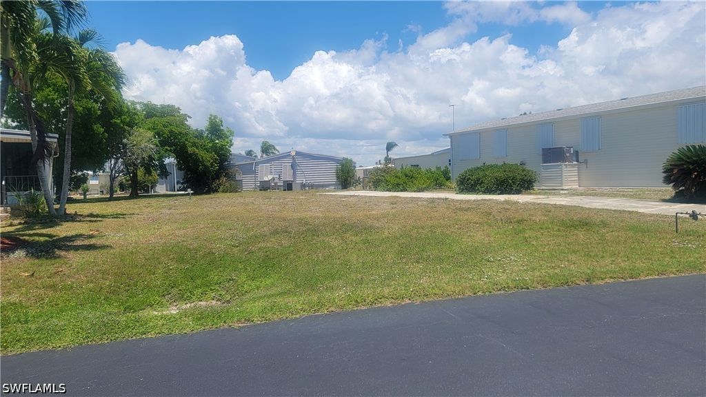 4700 Fiji LN, Bonita Springs, FL 34134