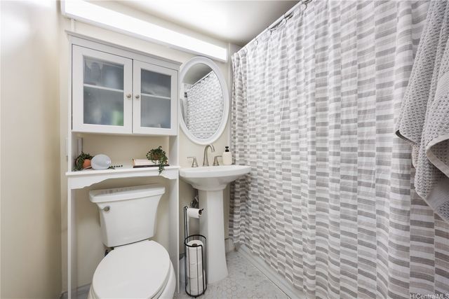 1415 Victoria Street 908, Honolulu, HI 96822