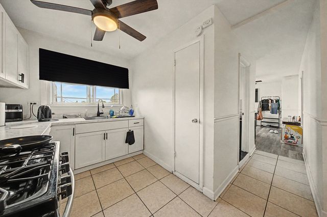 5200 S Lorel Avenue, Chicago, IL 60638