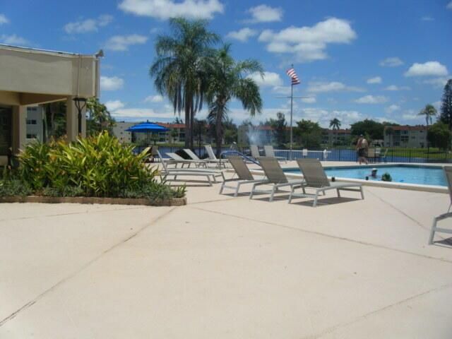 7960 Sunrise Lakes Drive N 205, Sunrise, FL 33322