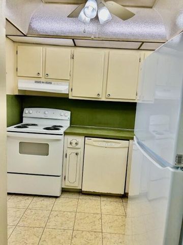 7960 Sunrise Lakes Drive N 205, Sunrise, FL 33322
