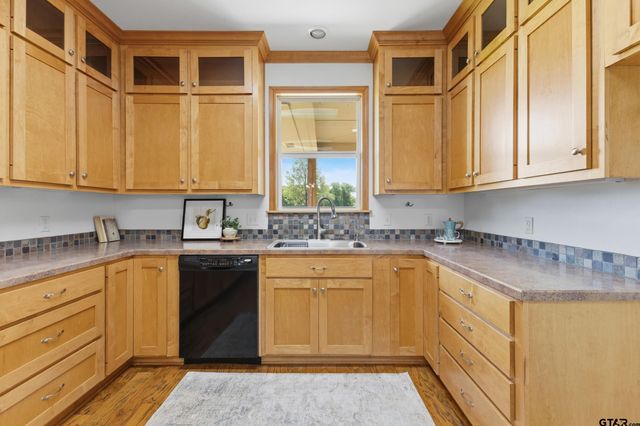 1676 NW CR 1030, Mt Vernon, TX 75457