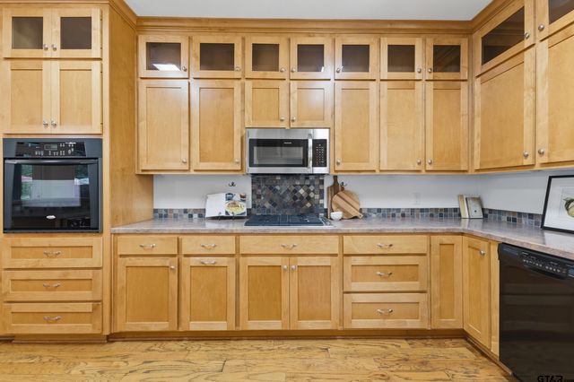 1676 NW CR 1030, Mt Vernon, TX 75457