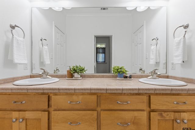 1676 NW CR 1030, Mt Vernon, TX 75457