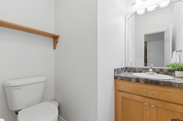1676 NW CR 1030, Mt Vernon, TX 75457