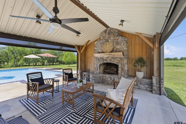 1676 NW CR 1030, Mt Vernon, TX 75457