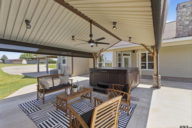 1676 NW CR 1030, Mt Vernon, TX 75457