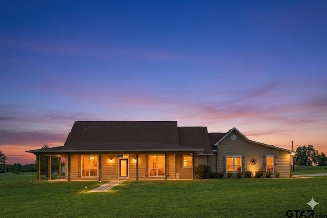1676 NW CR 1030, Mt Vernon, TX 75457