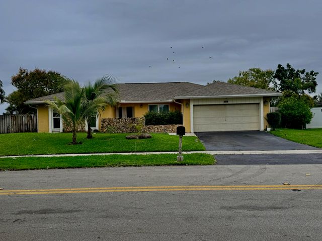 9121 NW 13th Street, Plantation, FL 33322