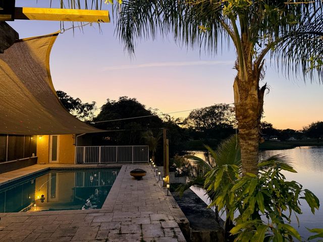 9121 NW 13th Street, Plantation, FL 33322