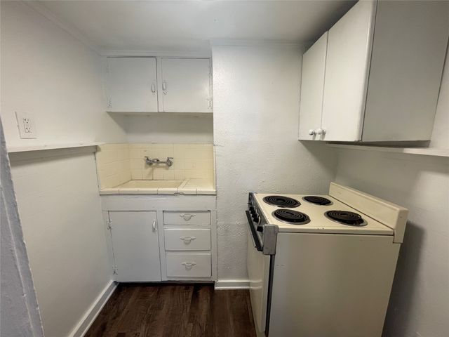 2008 Sanquinet Street, Fort Worth, TX 76107