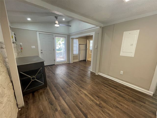 2008 Sanquinet Street, Fort Worth, TX 76107
