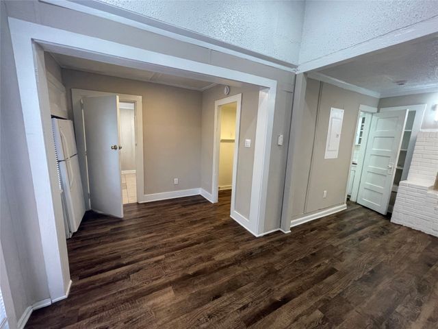2008 Sanquinet Street, Fort Worth, TX 76107