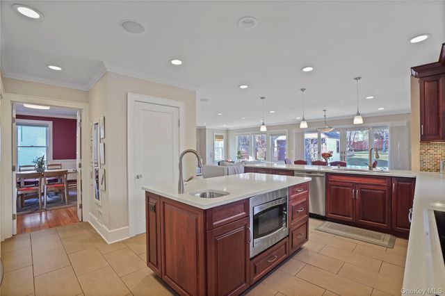 16 Herbert Avenue, White Plains, NY 10606